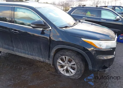 2015 Toyota Highlander Xle V6 z USA, uszkodzony, nr VIN 5TDJKRFH6FS164536